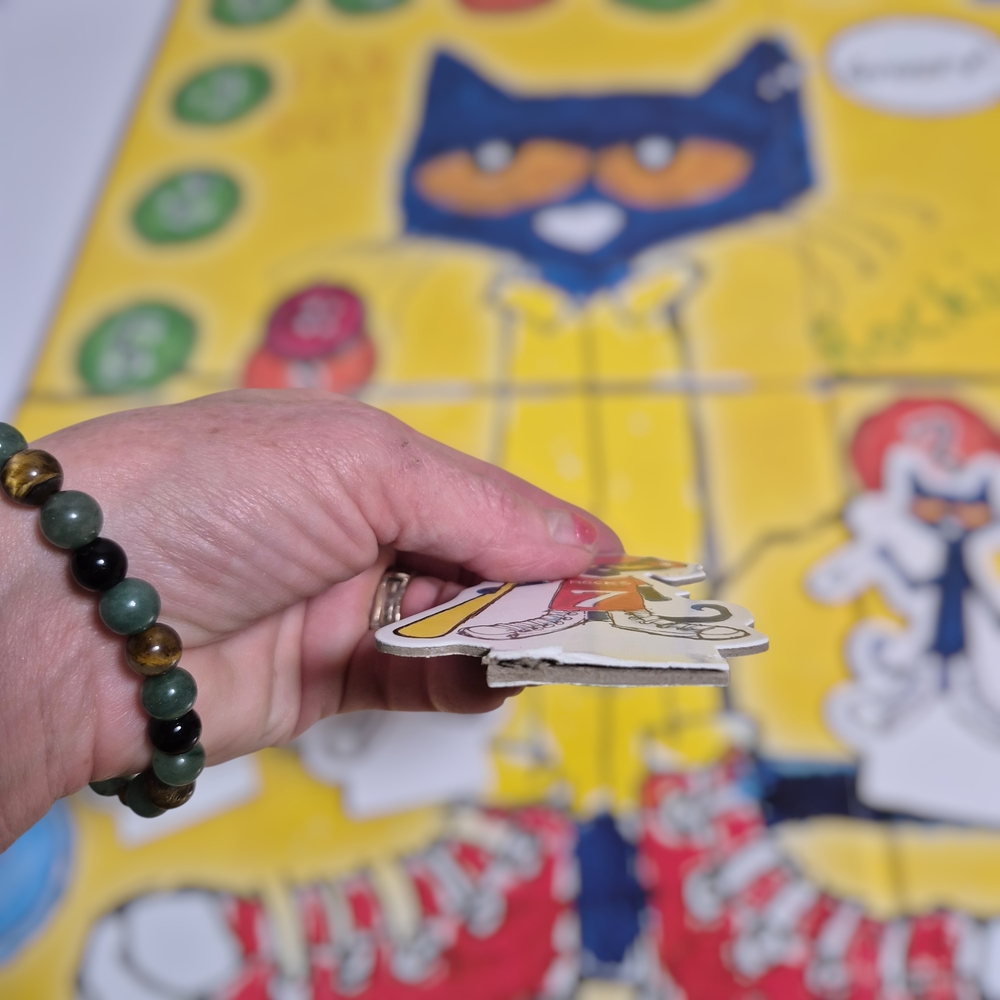 Pete the Cat Groovy Buttons‎ Game - Yellow - Picture 9 of 14